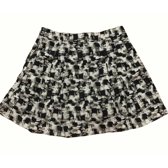2/$30 Ann Taylor Skirt abstract print black, gray & ivory skater skirt Size 8 - Picture 2 of 10
